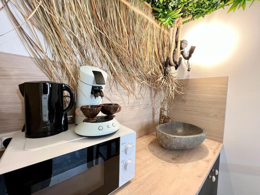 Nuit Dans La Jungle - Love Room Souppes-sur-Loing Экстерьер фото