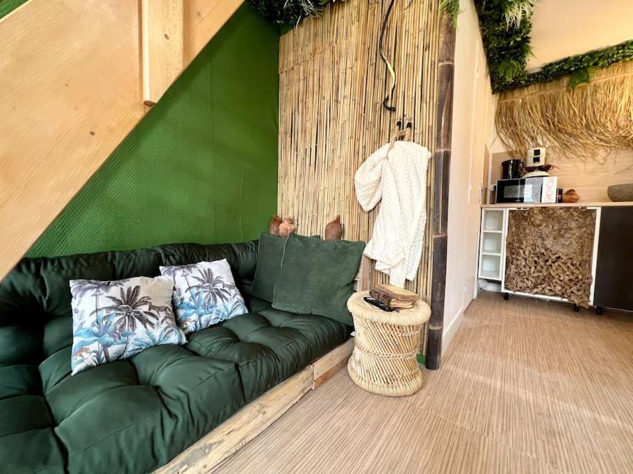 Nuit Dans La Jungle - Love Room Souppes-sur-Loing Экстерьер фото